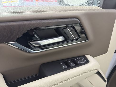 New 2026 GMC Yukon XL Denali w/ Denali Reserve Package AWD/4WD image 15
