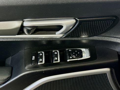 Used 2020 Kia Telluride LX FWD image 24