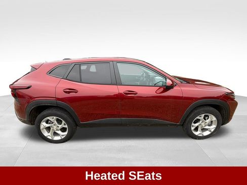 Used 2024 Chevrolet Trax LS w/ LS Convenience Package FWD image 7