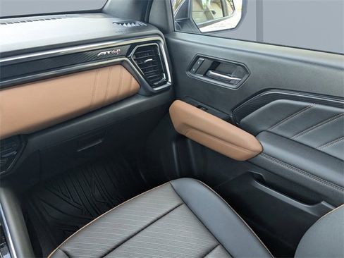 Used 2023 GMC Canyon AT4 w/ AT4 Premium Package image 17