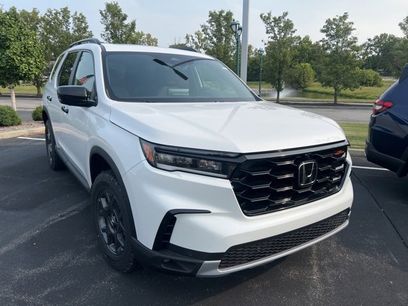 New 2025 Honda Pilot TrailSport