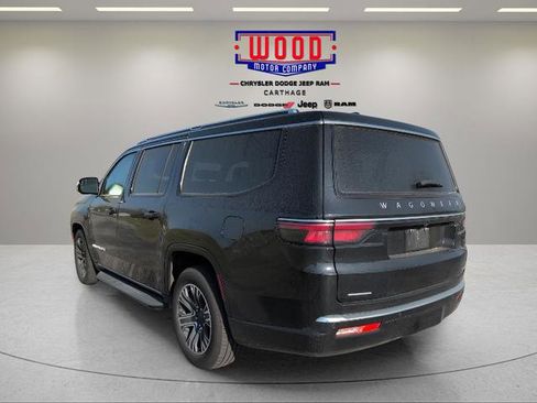 Used 2023 Jeep Wagoneer L Series II image 5