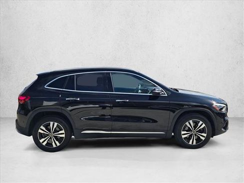 Certified 2025 Mercedes-Benz GLA 250 image 4