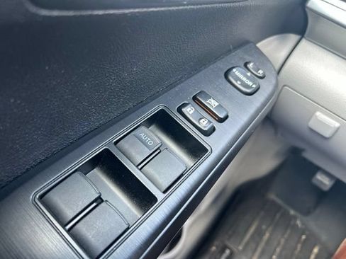 Used 2012 Toyota Camry LE FWD image 19