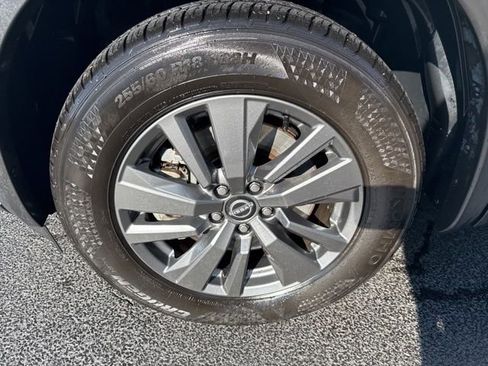 Used 2024 Nissan Pathfinder S image 10