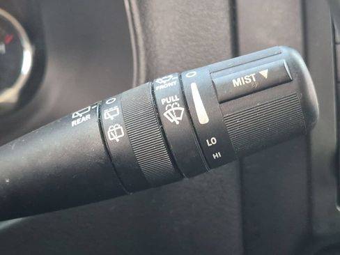 Used 2012 Jeep Patriot Limited w/ Sun/Sound Group FWD image 25