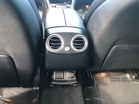 Used 2022 Mercedes-Benz GLC 300 4MATIC image 35