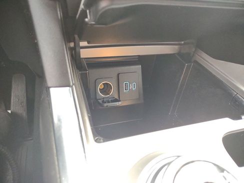 Used 2021 Ford Explorer XLT w/ Equipment Group 202A image 36