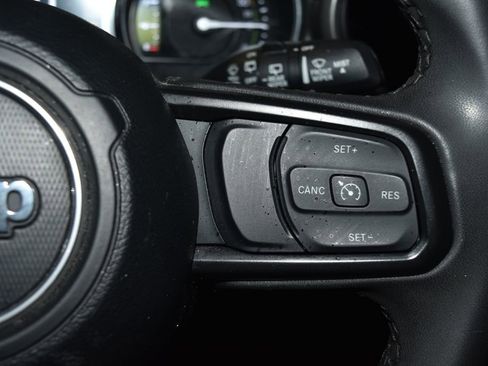 Used 2023 Jeep Wrangler Unlimited image 9