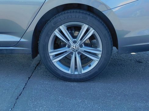 Used 2024 Volkswagen Jetta SE image 11