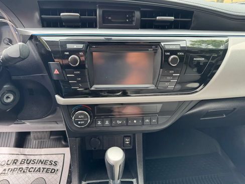 Used 2015 Toyota Corolla LE FWD image 21