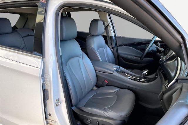 Used 2019 Buick Envision Essence w/ LPO, Cargo Package FWD image 19