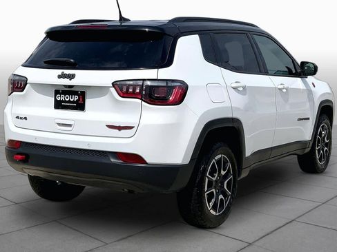 Used 2024 Jeep Compass Trailhawk AWD/4WD image 13