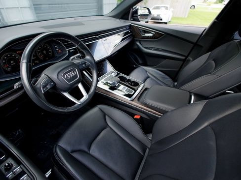 Used 2021 Audi Q8 Premium Plus w/ Premium Plus Package AWD/4WD image 13