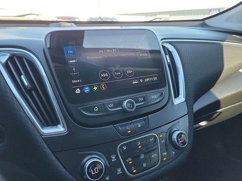 Used 2020 Chevrolet Malibu LT image 17