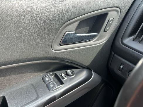 Used 2021 Chevrolet Colorado LT w/ Fleet Safety Package image 18