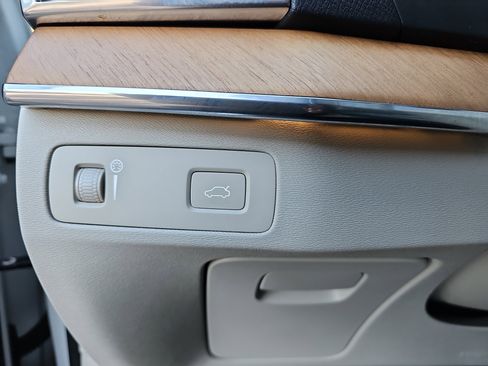 Used 2021 Volvo XC90 T6 Momentum image 27