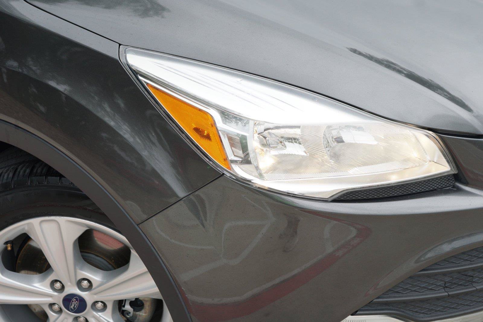 Used 2015 Ford Escape SE w/ Equipment Group 201A AWD/4WD image 3
