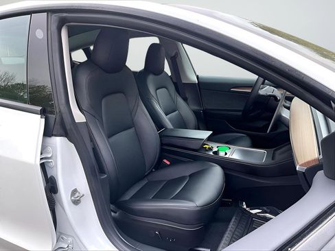 Used 2023 Tesla Model 3 Standard Range image 15