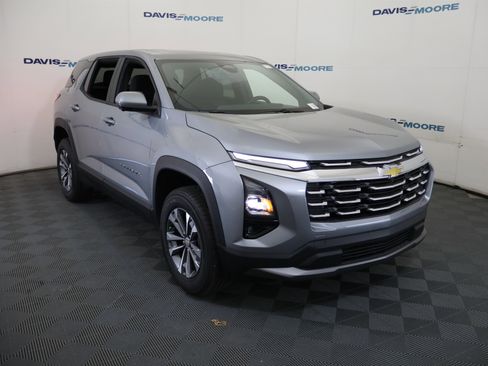 New 2026 Chevrolet Equinox LT w/ Safety and Technology Package FWD image 3