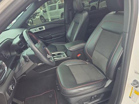 Used 2023 Ford Explorer ST-Line w/ Class IV Trailer Tow Package image 9