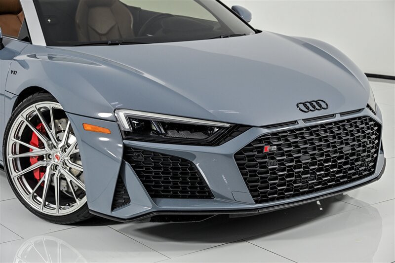 Used 2020 Audi R8 V10 w/ Carbon Interior Package AWD/4WD image 2