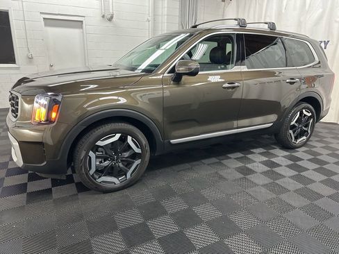 Used 2025 Kia Telluride S image 5