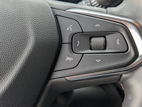 Used 2025 Chevrolet Trax LT w/ Driver Confidence Package FWD image 29