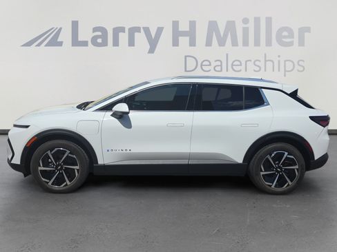Used 2026 Chevrolet Equinox EV LT AWD/4WD image 2