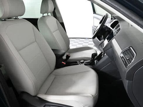 Used 2019 Volkswagen Tiguan SEL image 12