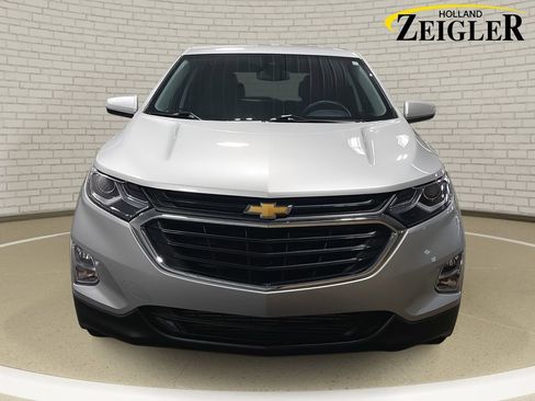 Used 2020 Chevrolet Equinox LT w/ Driver Convenience Package image 2