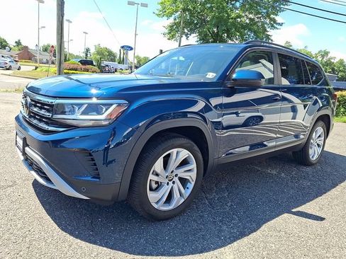 Used 2023 Volkswagen Atlas SE w/ Panoramic Sunroof Package AWD/4WD image 3