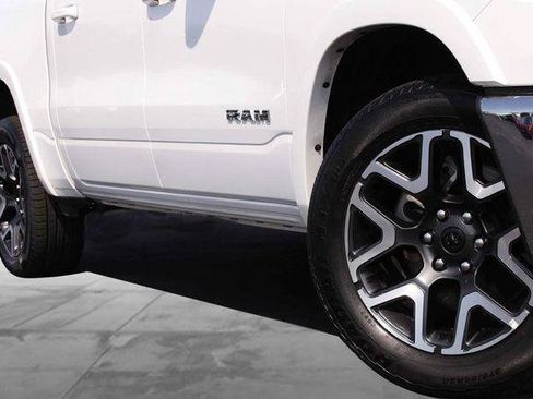Used 2026 RAM 1500 Laramie AWD/4WD image 3