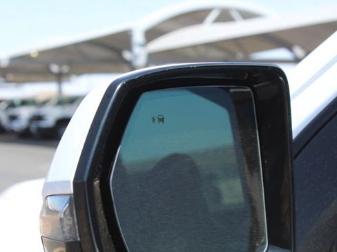 Used 2023 Chevrolet Tahoe High Country AWD/4WD image 15