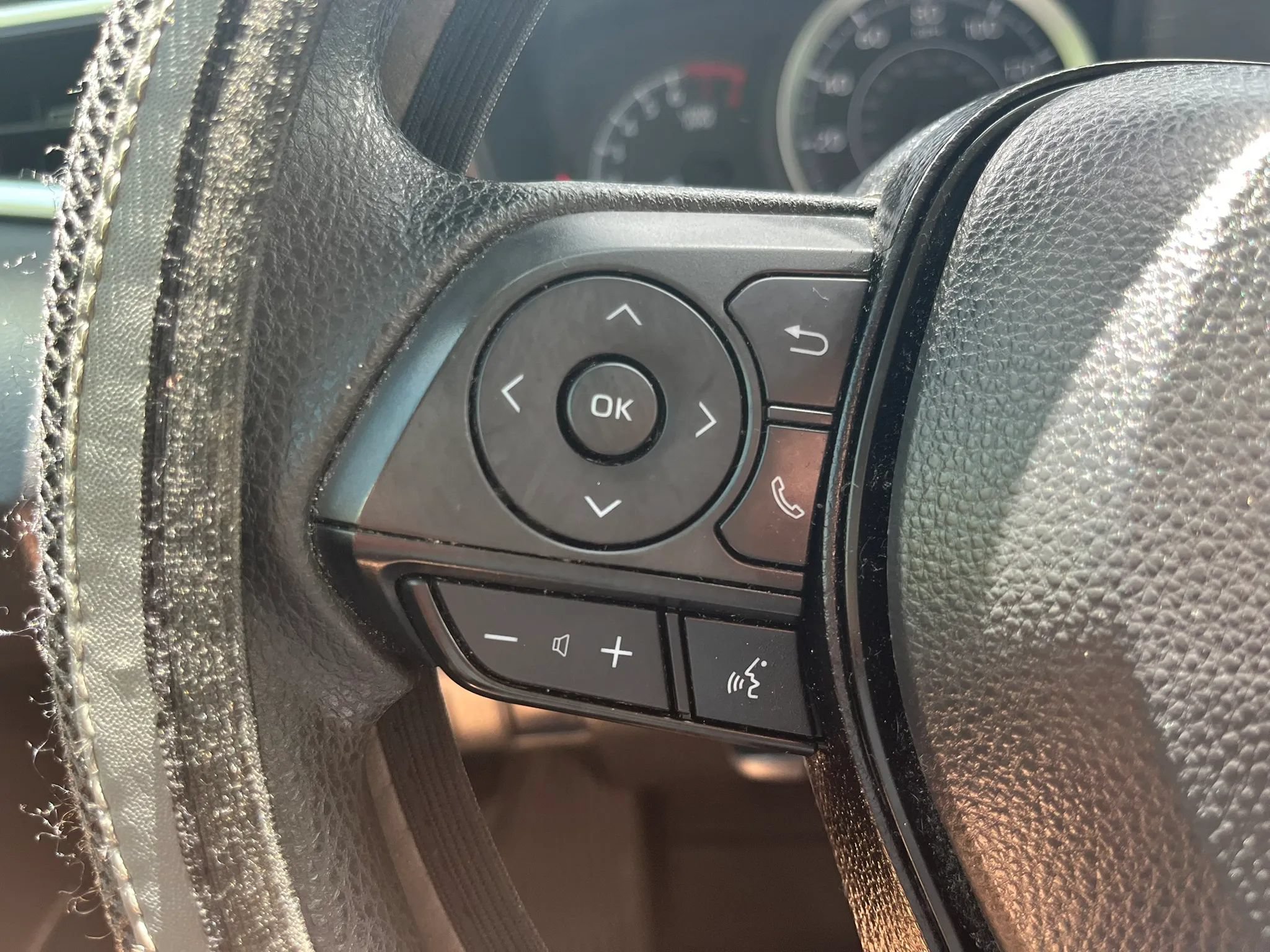 Used 2021 Toyota Corolla LE FWD image 15