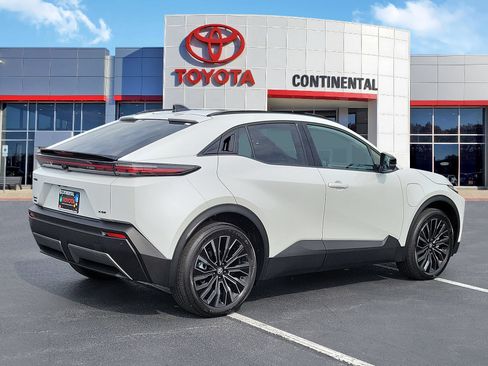 New 2026 Toyota C-HR AWD/4WD image 4