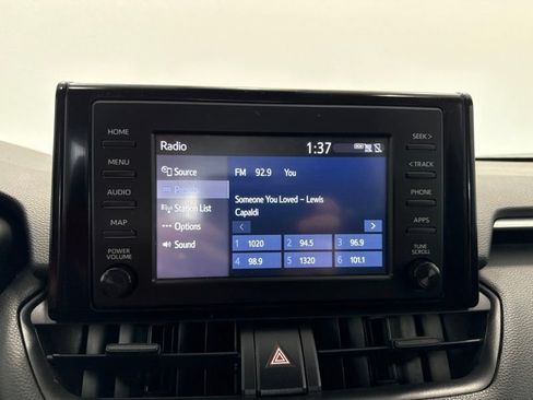 Used 2019 Toyota RAV4 LE w/ Carpet Mat Package AWD/4WD image 27