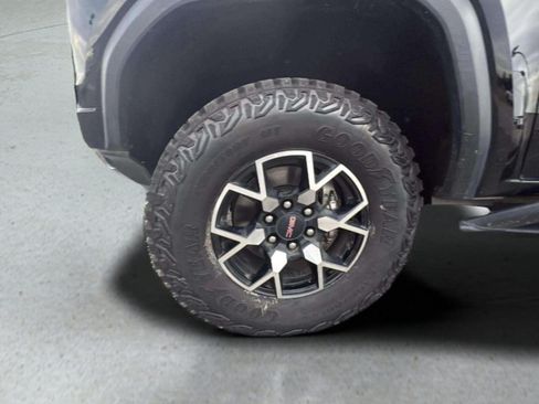 Used 2024 GMC Canyon AT4X AWD/4WD image 9