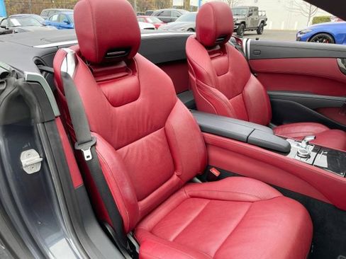 Used 2015 Mercedes-Benz SL 550 image 4