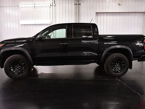 Used 2024 Chevrolet Colorado Trail Boss w/ Advanced Trailering Package AWD/4WD image 4