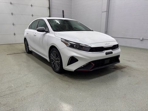 Used 2024 Kia Forte GT-Line w/ GT-Line Premium Package image 2