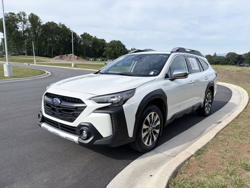 Certified 2024 Subaru Outback Touring AWD/4WD image 3