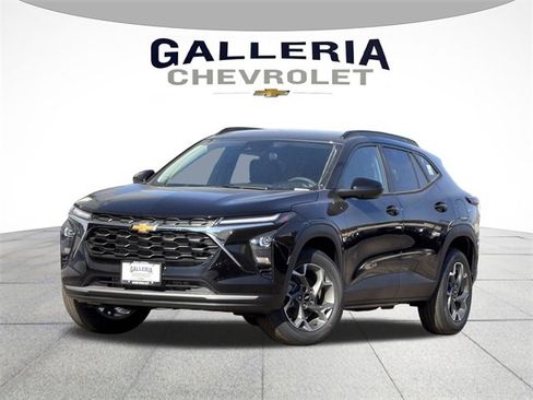 New 2026 Chevrolet Trax LT image 2