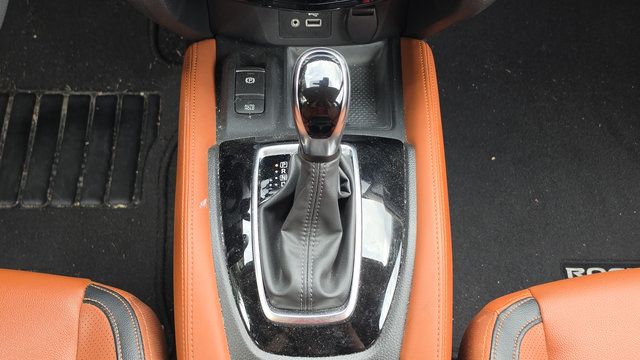 Used 2019 Nissan Rogue SL w/ Premium Package AWD/4WD image 8