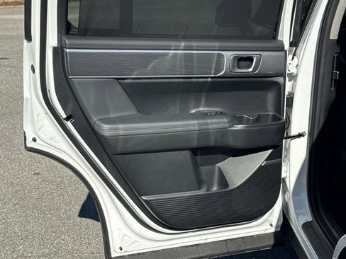 Used 2024 Hyundai Santa Fe Limited image 22