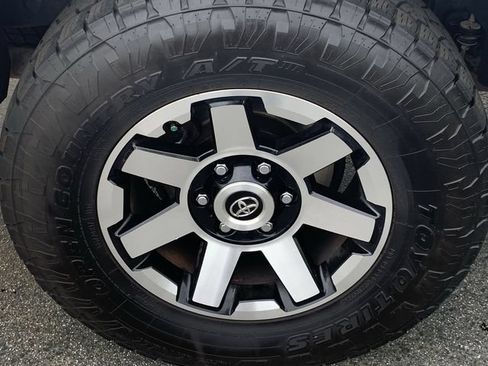 Certified 2021 Toyota 4Runner TRD Off-Road Premium AWD/4WD image 35