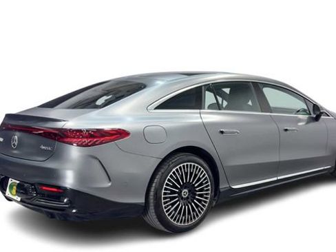 Used 2022 Mercedes-Benz EQS 580 4MATIC Sedan image 2