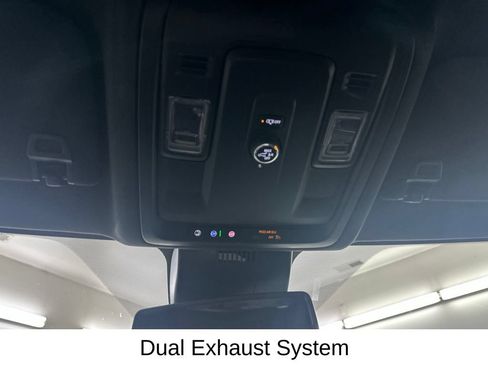 Used 2025 Chevrolet Suburban Z71 AWD/4WD image 52