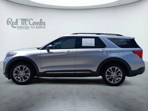 Used 2022 Ford Explorer XLT w/ Equipment Group 202A RWD image 2