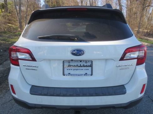 Used 2015 Subaru Outback 2.5i Premium image 6